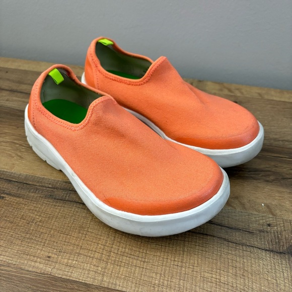 OOFOS Oomg Sport Low Slip On Comfort Recovery Shoe Women’s - Picture 1 of 9